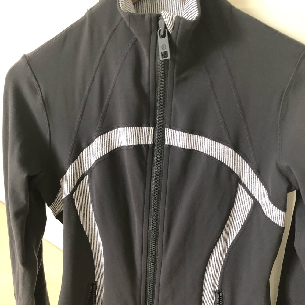 Lululemon define jacket size 8